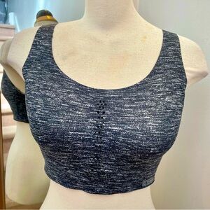 Victoria's Secret Sports Bra Size 34DDD